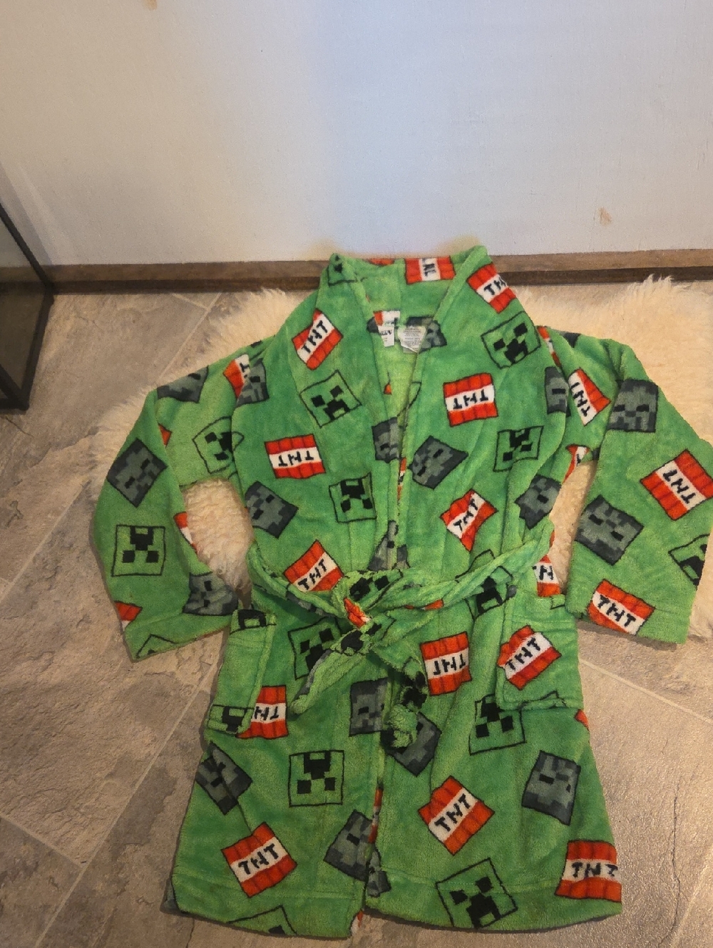 Boys MINECRAFT SUPER SOFT Plush Green Robe with TNT Print